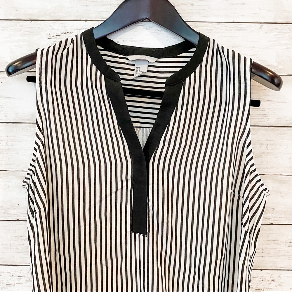 H&M Black & White Striped Sleeveless Blouse - Picture 2 of 4